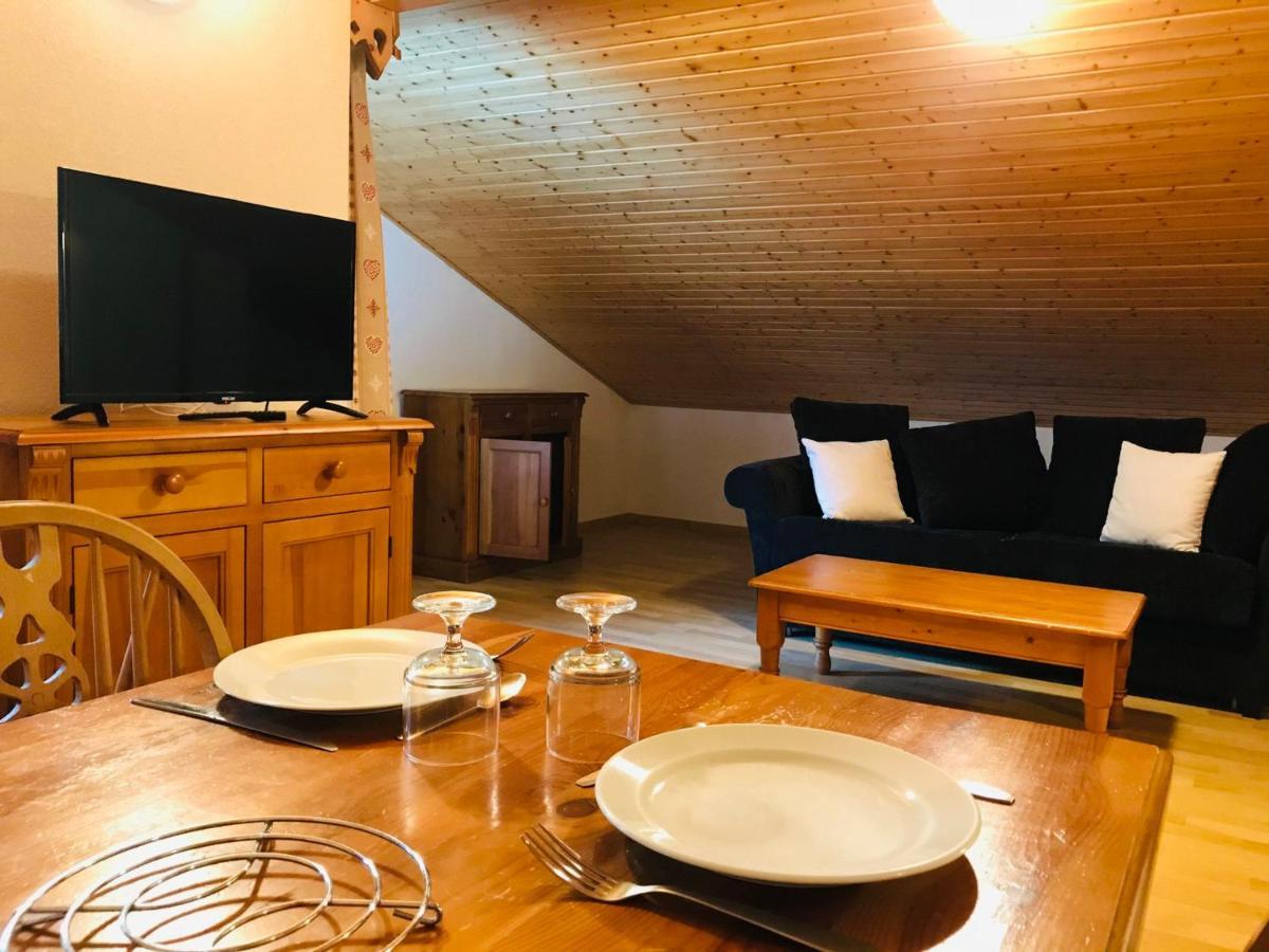 Studio Mansarde Avec Balcon, Piscine Et Parking Souterrain A Samoens - Fr-1-629-92 Samoëns Exterior foto